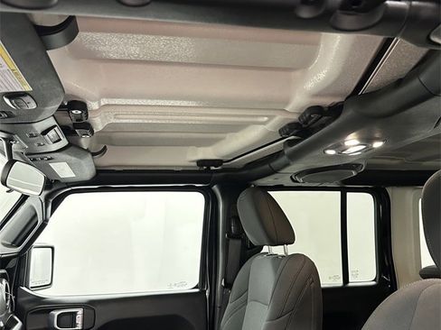 Used 2022 Jeep Wrangler Unlimited Willys image 12