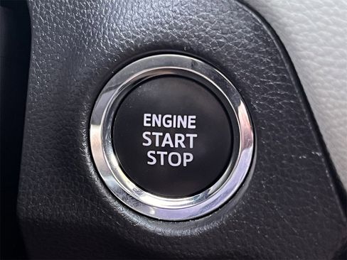 Used 2025 Toyota RAV4 XLE image 20