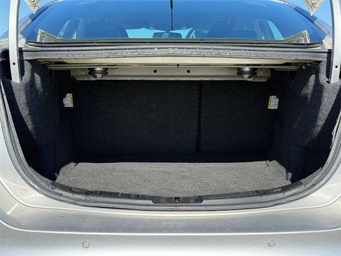 Used 2017 Ford Fusion SE w/ Equipment Group 201A image 26