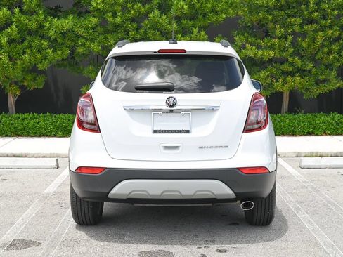 Used 2022 Buick Encore Preferred w/ Safety Package FWD image 5