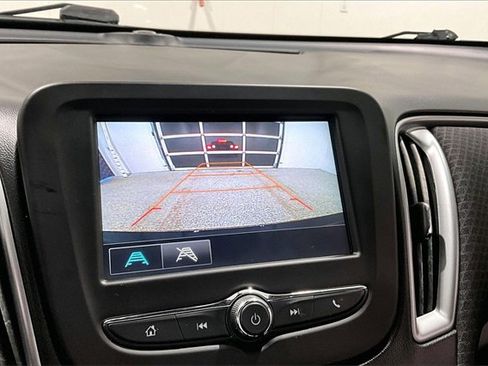 Used 2018 Chevrolet Malibu LS image 14