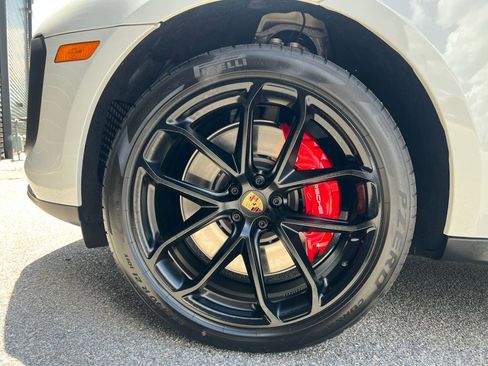New 2025 Porsche Macan GTS image 15