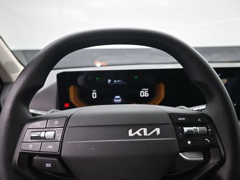 Used 2025 Kia K4 FWD image 13