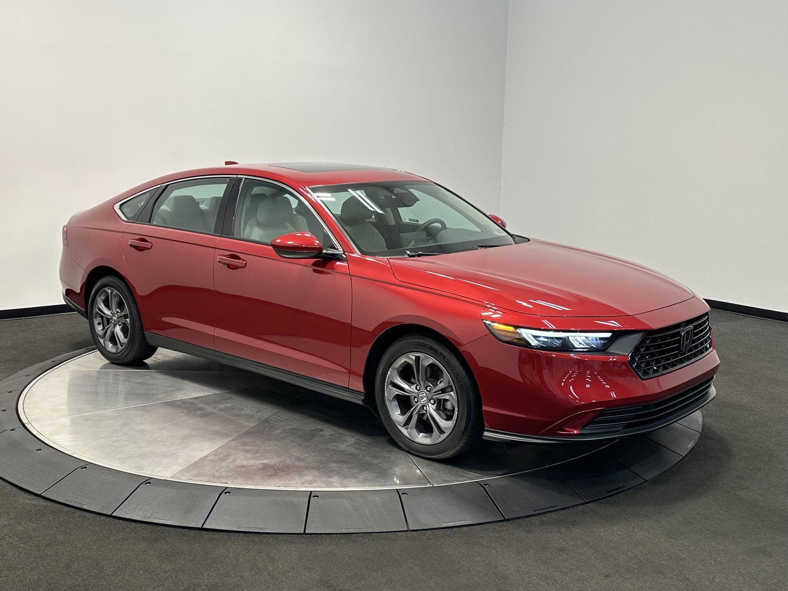 Certified 2023 Honda Accord EX image 2