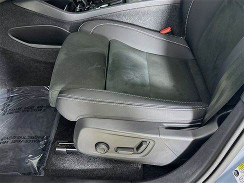 Certified 2023 Volvo C40 P8 Recharge Ultimate w/ Protection Package Premier image 20