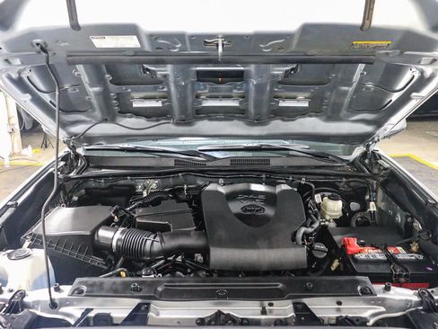 Certified 2022 Toyota Tacoma TRD Sport w/ TRD Premium Sport Package AWD/4WD image 28