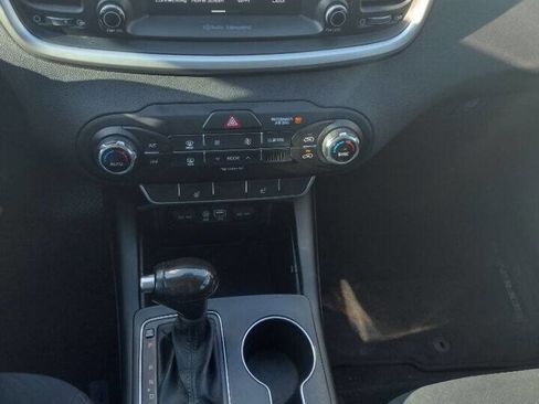 Used 2017 Kia Sorento LX w/ LX Convenience Package image 16