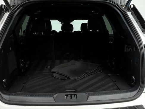 Used 2025 Ford Explorer ST-Line w/ Premium Package image 31