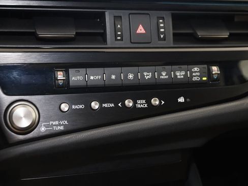 Used 2023 Lexus ES 350 w/ Accessory Package (Z1) image 25