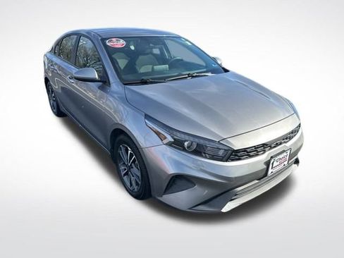 Used 2023 Kia Forte LXS image 8