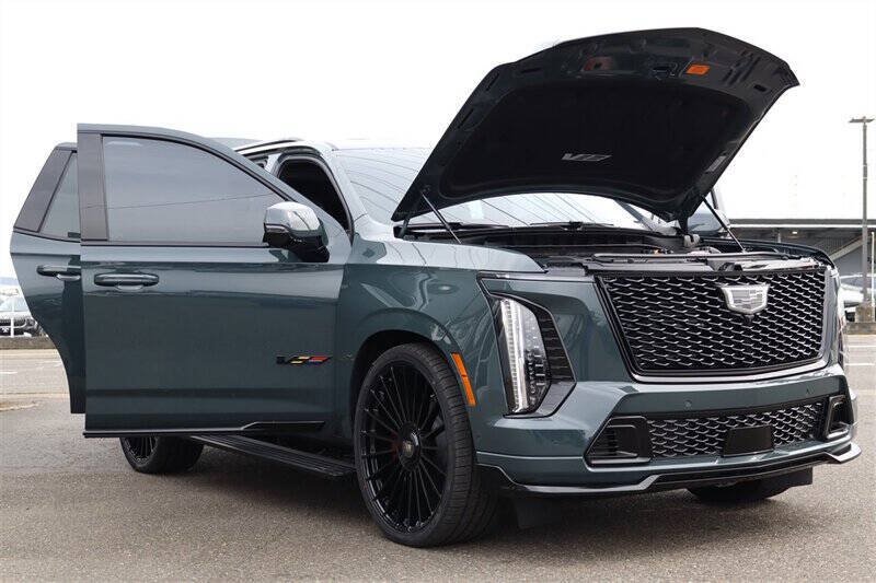Used 2026 Cadillac Escalade V w/ LPO, ONYX Package AWD/4WD image 42