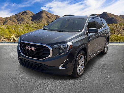 Used 2018 GMC Terrain SLE w/ Driver Convenience Package FWD image 2