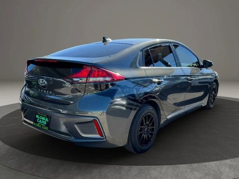 Used 2022 Hyundai Ioniq SE image 5