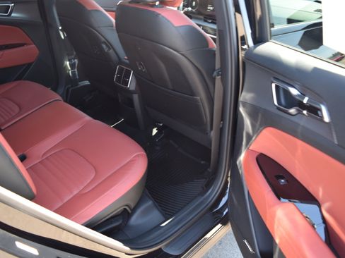 Used 2025 Kia Sportage SX AWD/4WD image 7