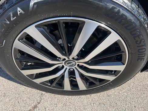 Certified 2024 Nissan Pathfinder Platinum image 42