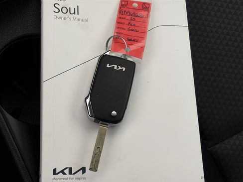 Used 2025 Kia Soul LX w/ LX Technology Package FWD image 31