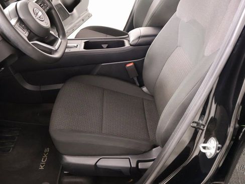 Used 2025 Nissan Kicks S image 10