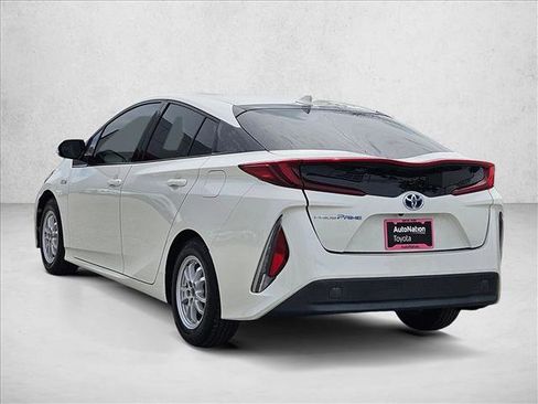 Used 2017 Toyota Prius Prime Premium w/ Carpet Mat Package FWD image 8