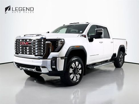Used 2024 GMC Sierra 3500 Denali w/ Technology Package AWD/4WD image 1