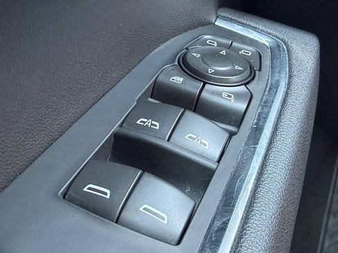 Used 2025 GMC Sierra 1500 SLT RWD image 12