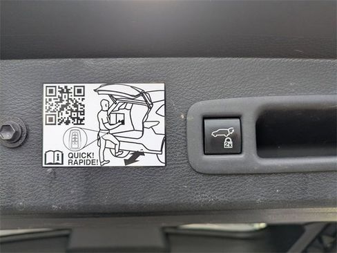 Used 2022 Toyota Sienna XSE image 17