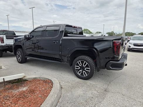 Used 2024 GMC Sierra 1500 AT4 w/ Technology Package AWD/4WD image 4