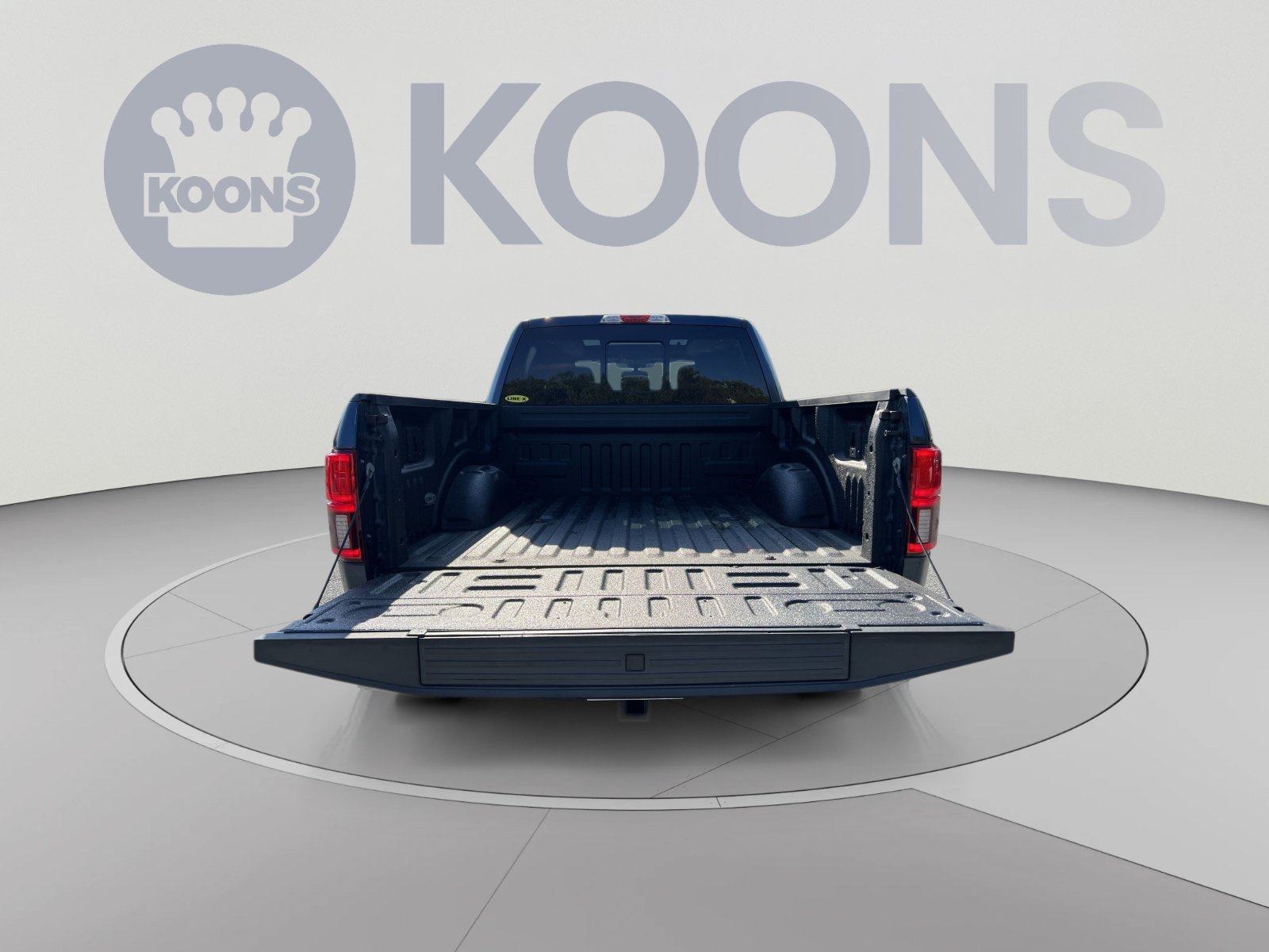 Used 2019 Ford F150 XLT w/ Equipment Group 302A Luxury AWD/4WD image 26