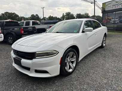 Used 2017 Dodge Charger SXT w/ Navigation & Travel Group