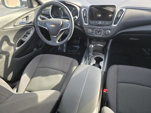 Used 2017 Chevrolet Malibu LT image 25