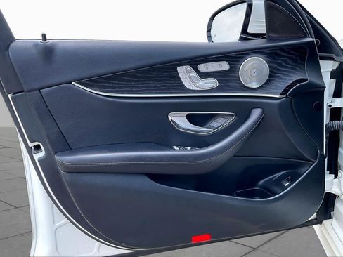 Used 2018 Mercedes-Benz E 300 image 19