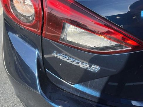 Used 2018 MAZDA MAZDA3 Grand Touring w/ Premium Equipment Package image 3