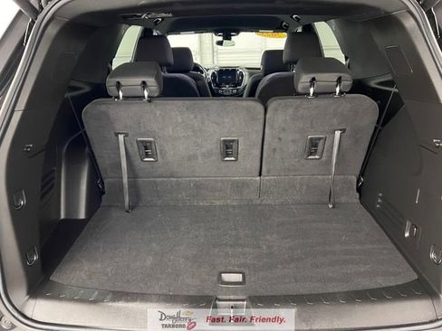 Used 2023 Chevrolet Traverse LT image 37