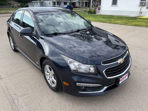 Used 2015 Chevrolet Cruze LT w/ Sun And Sound Package FWD image 7
