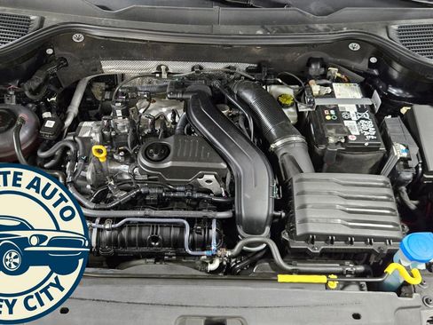 Used 2024 Volkswagen Taos SE image 31