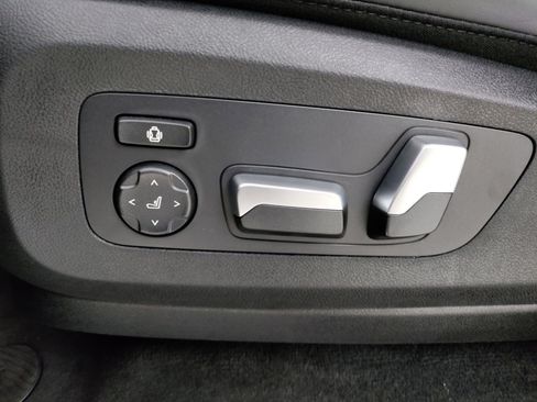 Used 2026 BMW X5 sDrive40i w/ M Sport Package RWD image 13
