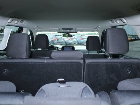 Used 2024 Nissan Pathfinder SV FWD image 11
