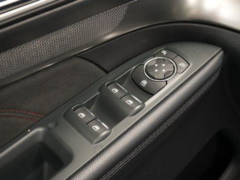 Used 2019 Ford Explorer XLT w/ Equipment Group 202A AWD/4WD image 30