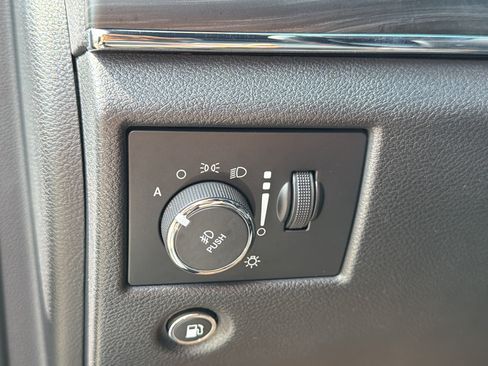 Used 2021 Jeep Grand Cherokee Limited AWD/4WD image 14