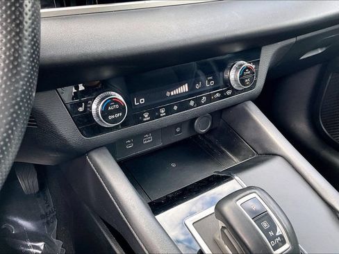 Used 2024 Mitsubishi Outlander SE AWD/4WD image 16