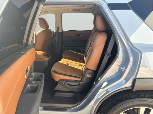 Used 2025 Nissan Pathfinder Platinum w/ Cargo Package FWD image 12