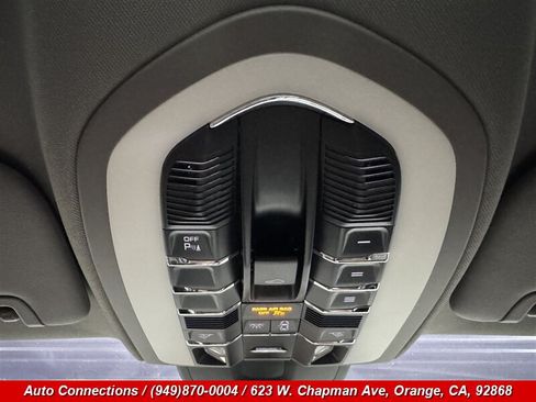 Used 2012 Porsche Panamera image 24