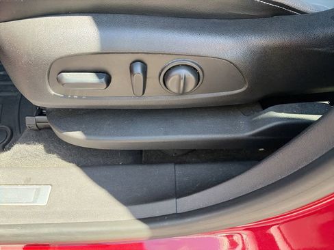 Used 2018 Chevrolet Equinox Premier FWD image 17