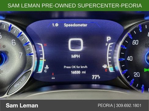 Used 2024 Chrysler Pacifica Limited w/ Trailer Tow Group FWD image 12