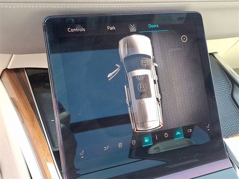 Certified 2025 Cadillac Escalade ESV Premium Luxury Platinum w/ LPO, Floor Liner Package image 15