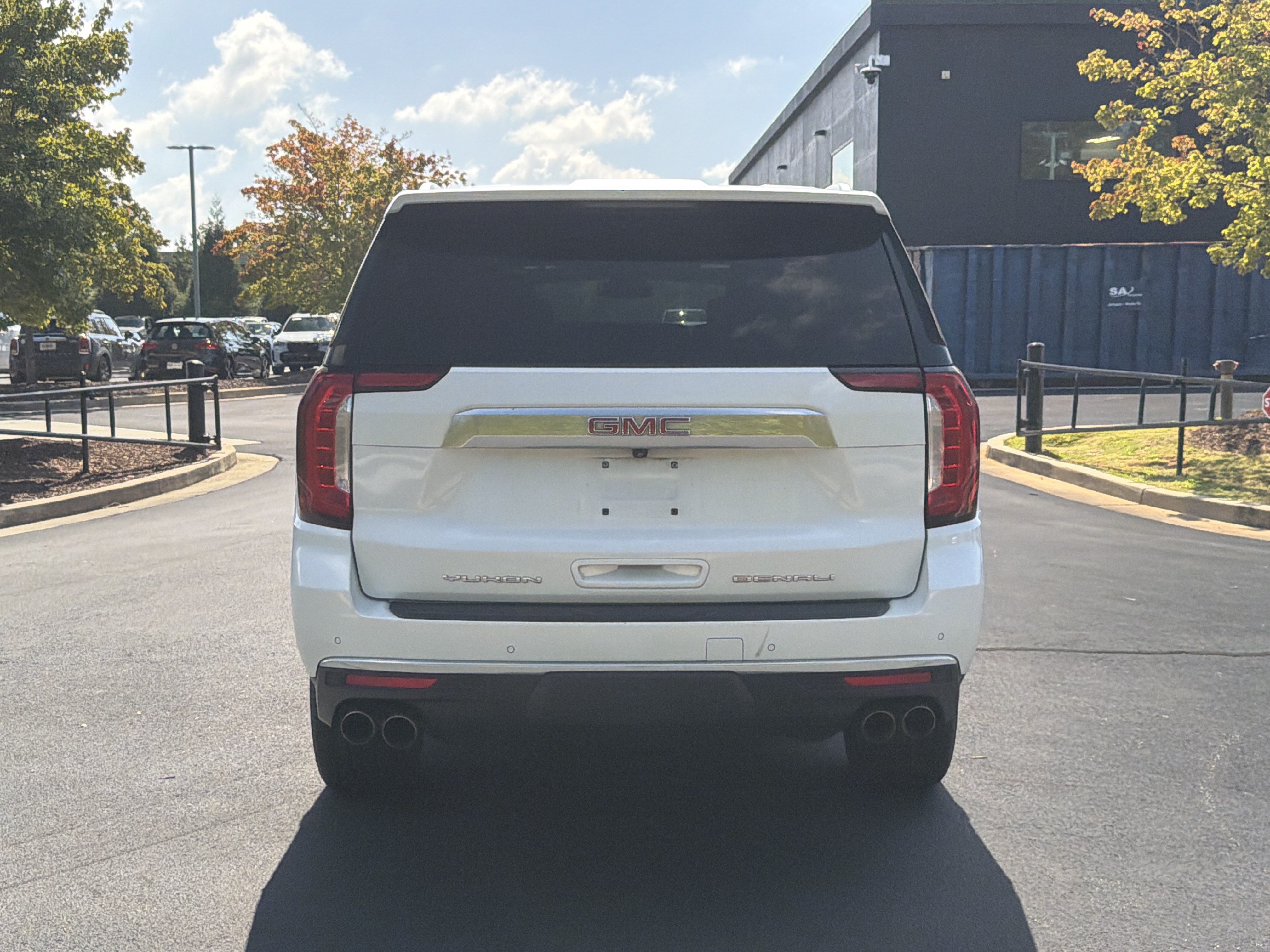 Used 2023 GMC Yukon Denali RWD image 14
