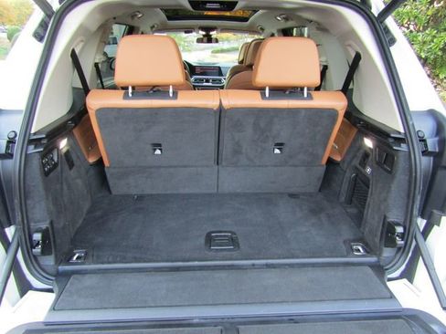 Used 2020 BMW X7 xDrive40i w/ Luxury Seating Package image 18