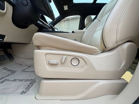 Used 2021 Cadillac Escalade Premium Luxury w/ Driver Assist Tech Package AWD/4WD image 18