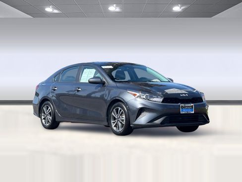 Used 2023 Kia Forte LXS FWD image 7