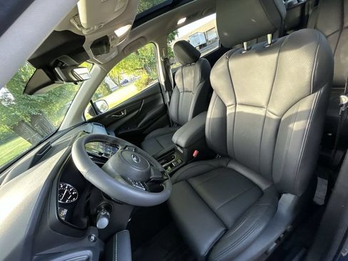 Certified 2025 Subaru Ascent Bronze Edition w/ Onyx Package AWD/4WD image 15