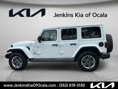 Used 2021 Jeep Wrangler Unlimited Sahara AWD/4WD image 6